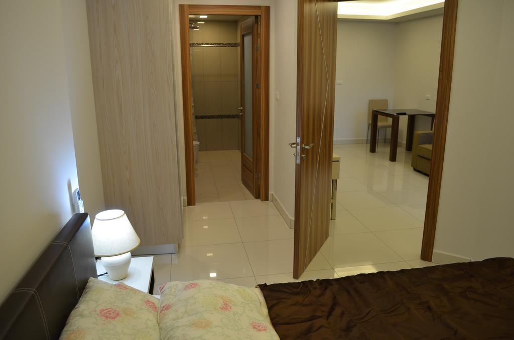 Laguna Beach Resort 2 Pantai Jomtien Bagian luar foto