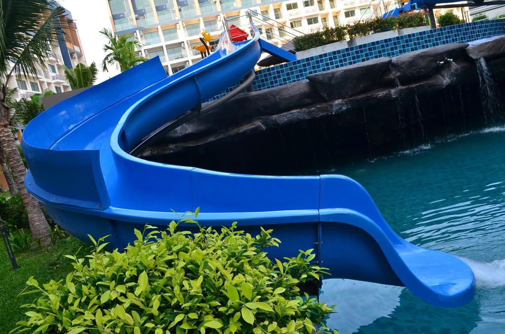 Laguna Beach Resort 2 Pantai Jomtien Bagian luar foto